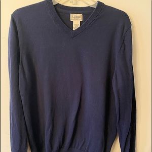 L. L. Bean Men's Navy V-neck sweater - Size Medium - Cotton and Cashmere